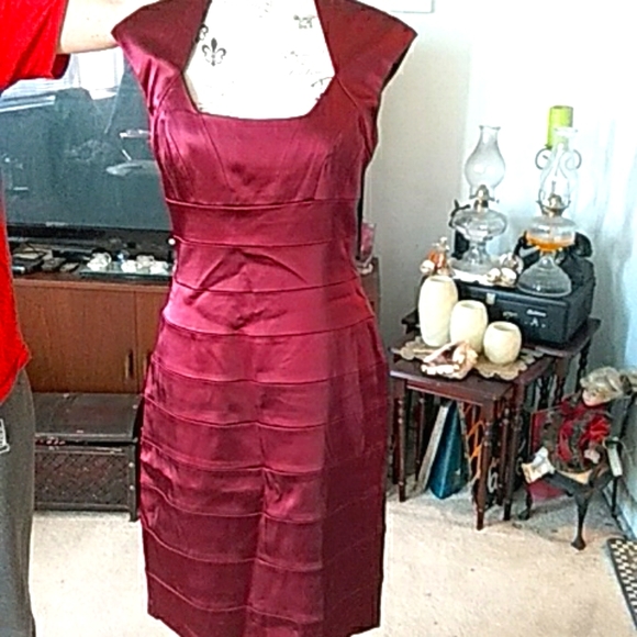 Dress - Picture 1 of 1